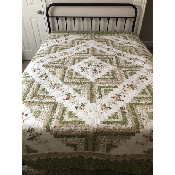 Vtg Light Quilt Bedspread Diamond White Green Roses Romantic Coverlet 101"x86" - Picture 1 of 11